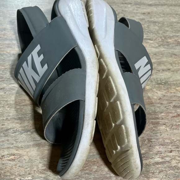 Nike open toe strapped sandals - Picture 9 of 15